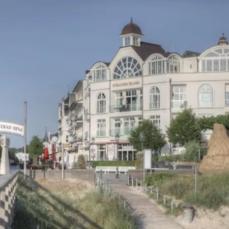Strandschloss Direkt An Der Seebruecke, Luxuspur Daire Binz