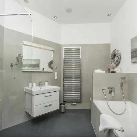 Appartement Strandschloss Direkt An Der Seebruecke, Luxuspur *